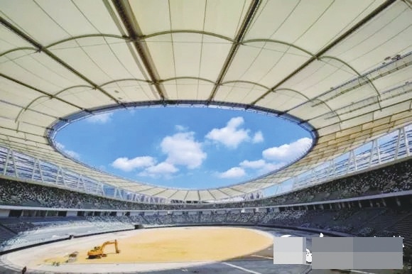 其左腳破門 其左腳破門