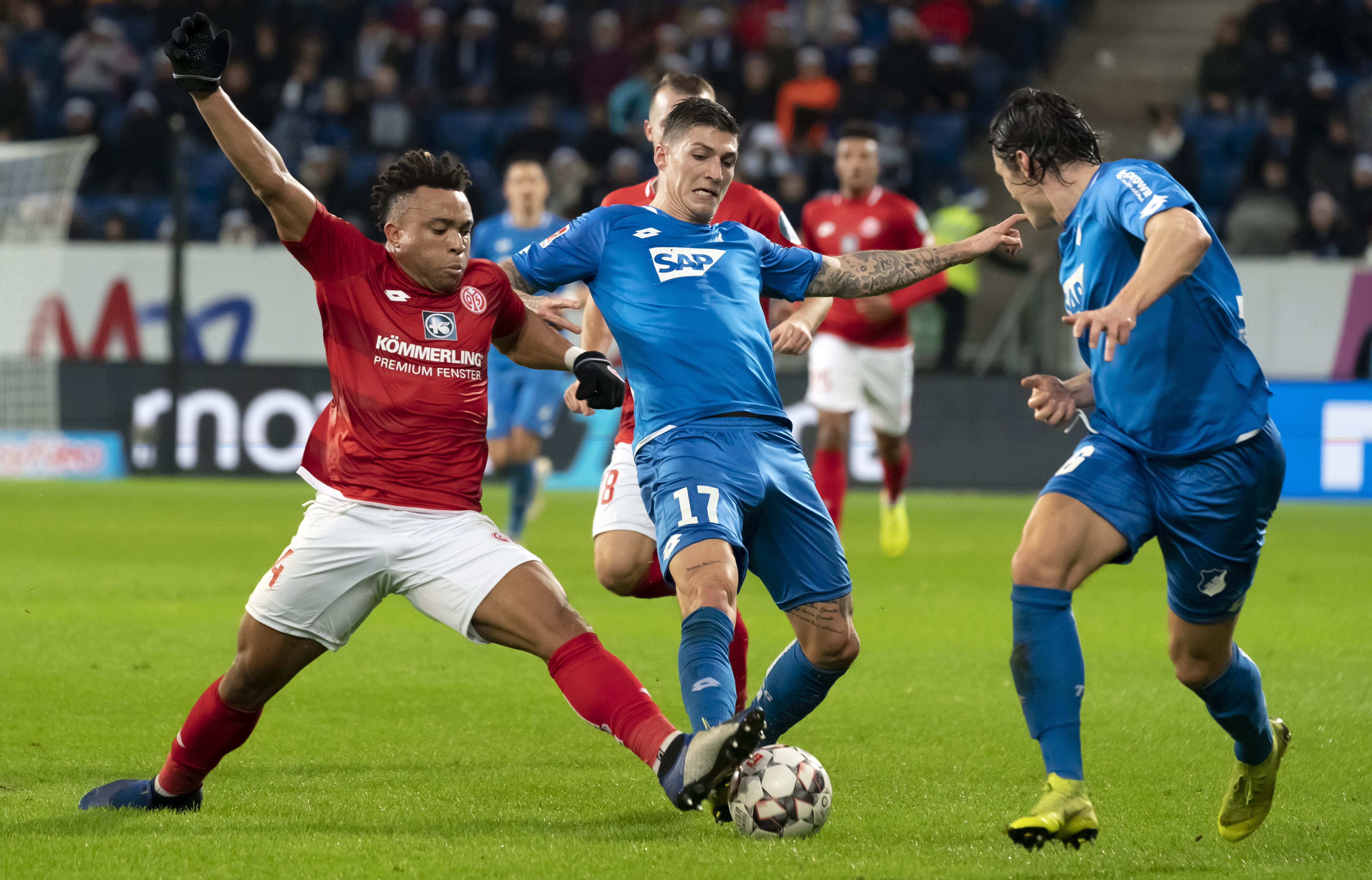 代的锋线巨 代的锋线巨