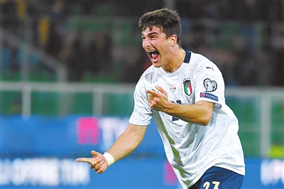 展添上浓墨 展添上浓墨